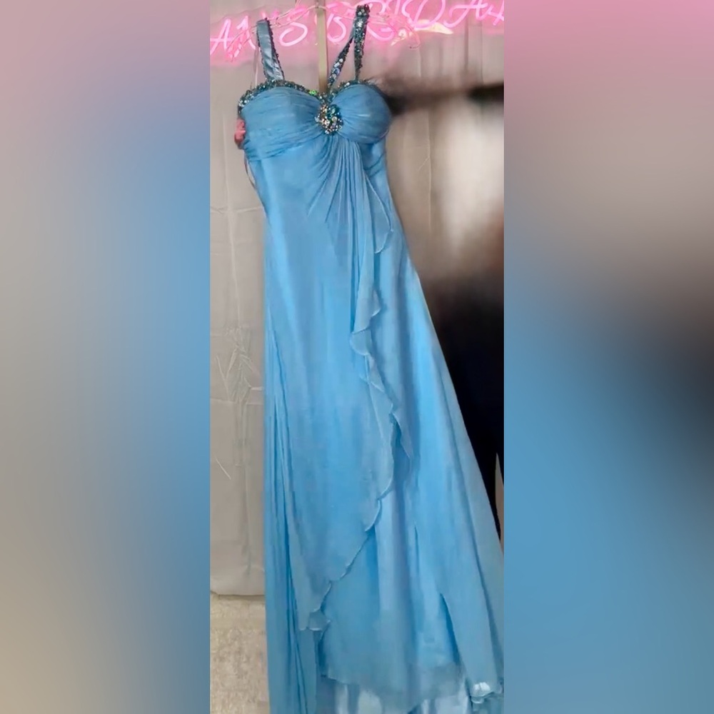 Elegant Blue Evening Gown
